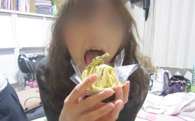 モンブランをパックリ