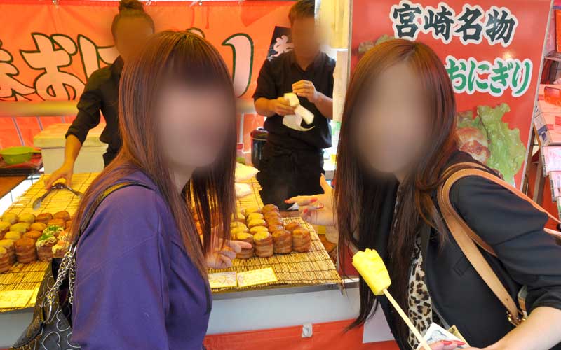 長崎くんちにて肉巻きおにぎり