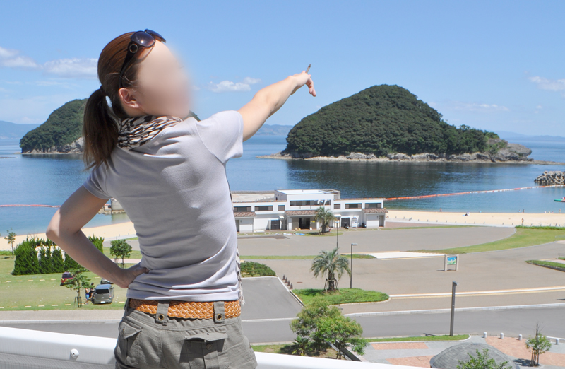 デイトナりのさん青い海に向かって