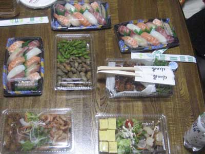 お寿司とおつまみの数々
