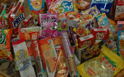 大量のお菓子